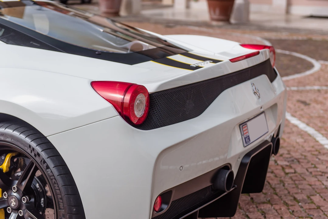 2015 Ferrari 458 Speciale - Image 18 of 31