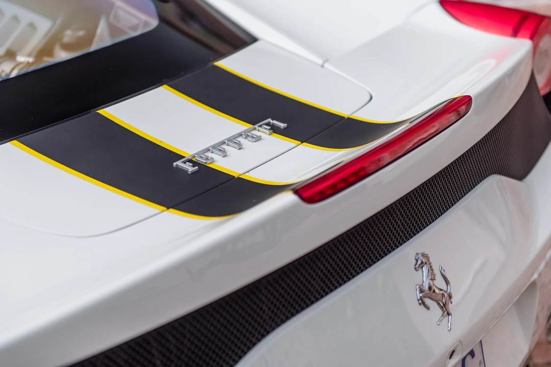 2015 Ferrari 458 Speciale - Image 20 of 31