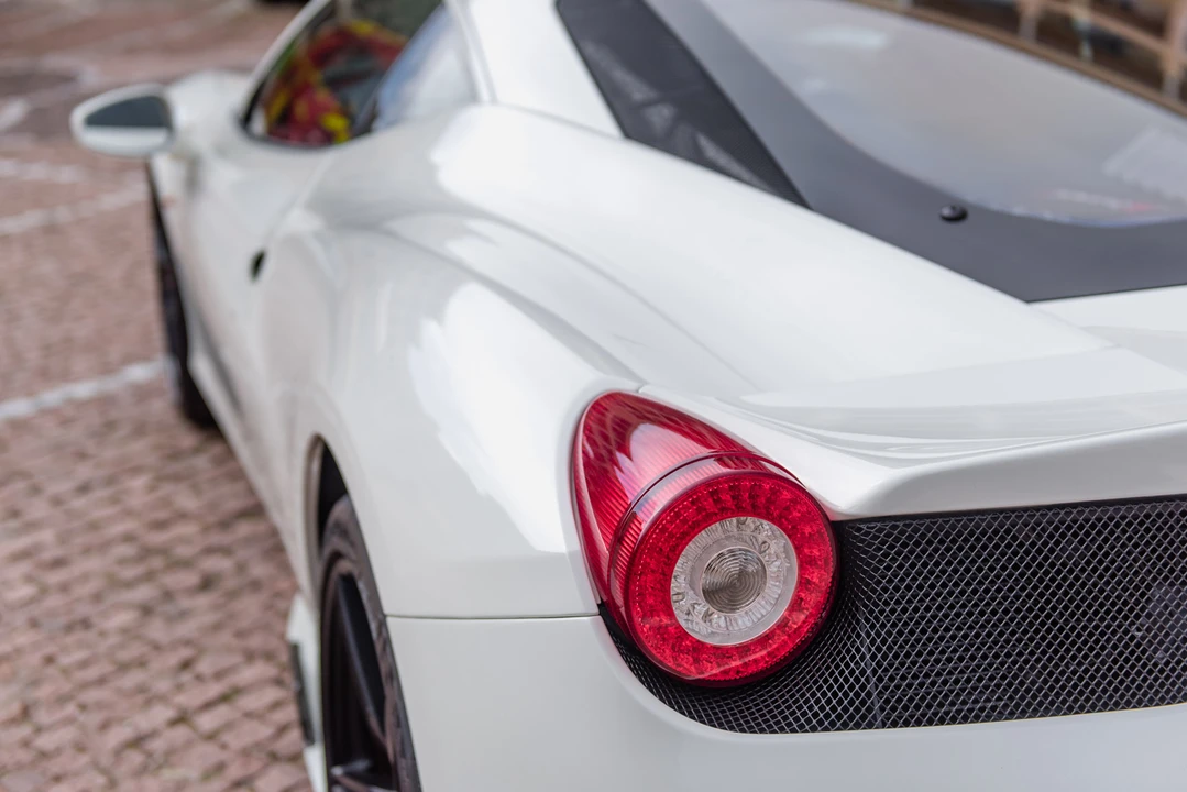 2015 Ferrari 458 Speciale - Image 24 of 31