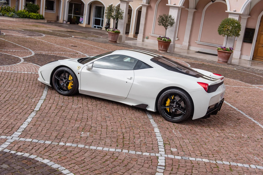 2015 Ferrari 458 Speciale - Image 5 of 31