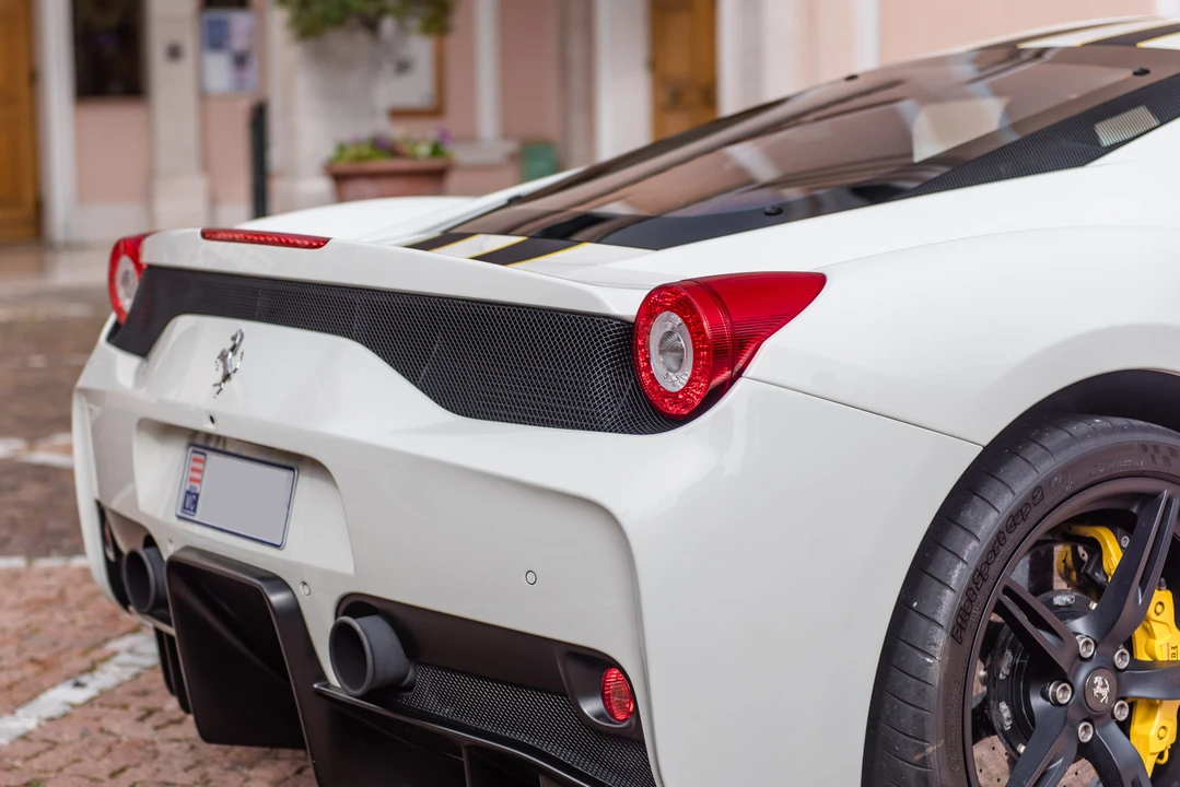 2015 Ferrari 458 Speciale - Image 27 of 31