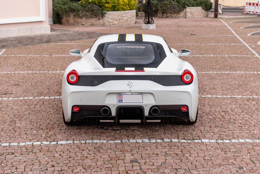 2015 Ferrari 458 Speciale - Image 6 of 31