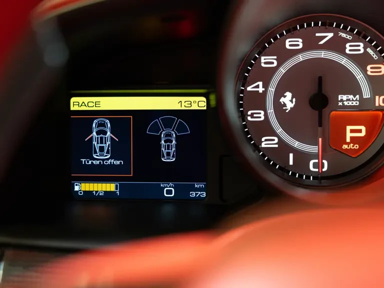 2015 Ferrari 458 Speciale - Image 11 of 31