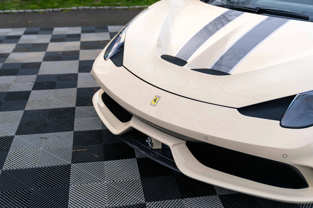 2015 Ferrari 458 Speciale - Image 12 of 31