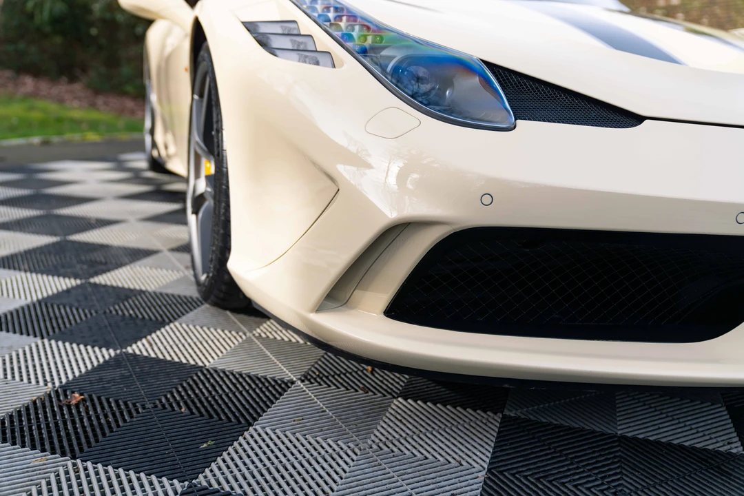 2015 Ferrari 458 Speciale - Image 17 of 31
