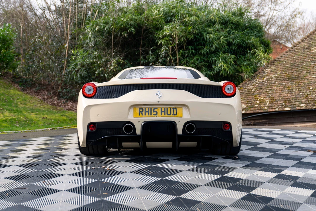 2015 Ferrari 458 Speciale - Image 5 of 31