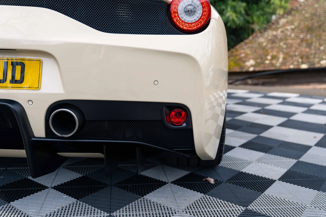 2015 Ferrari 458 Speciale - Image 26 of 31