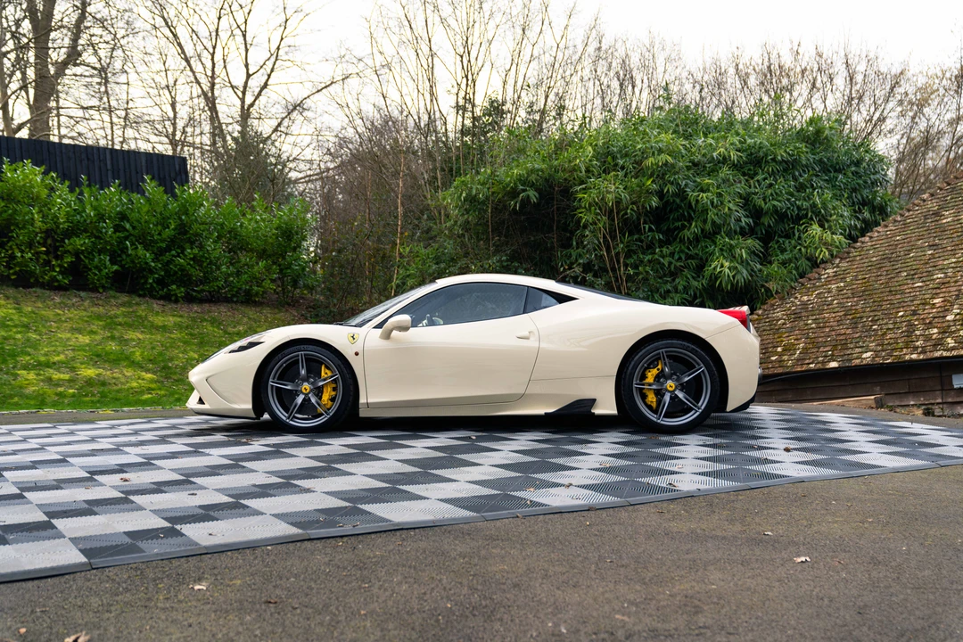 2015 Ferrari 458 Speciale - Image 4 of 31