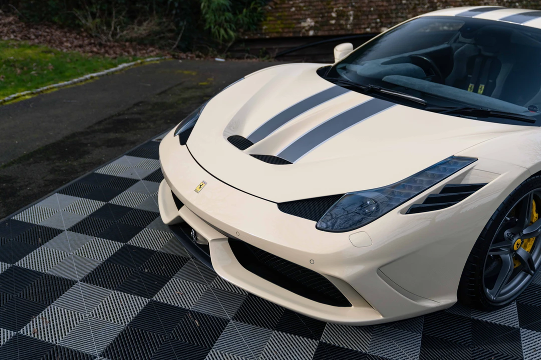 2015 Ferrari 458 Speciale - Image 21 of 31