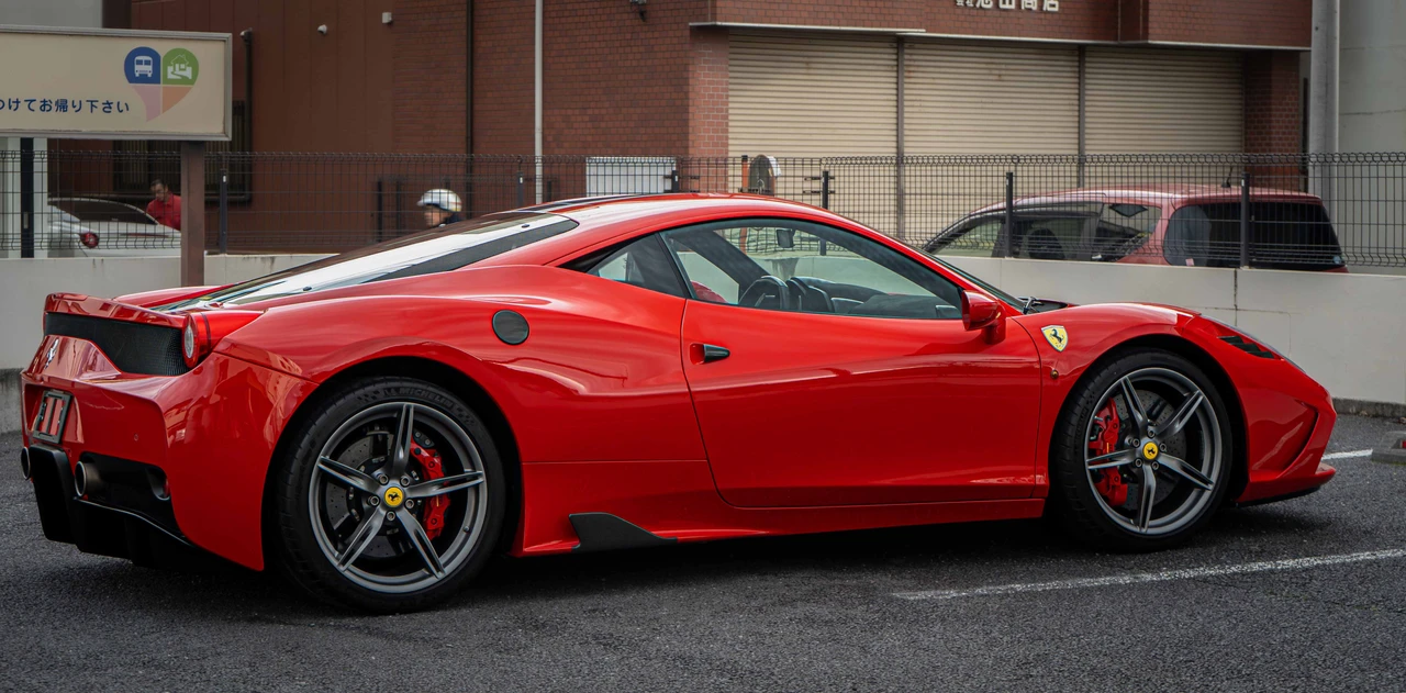 2014 Ferrari 458 Speciale - Image 16 of 31