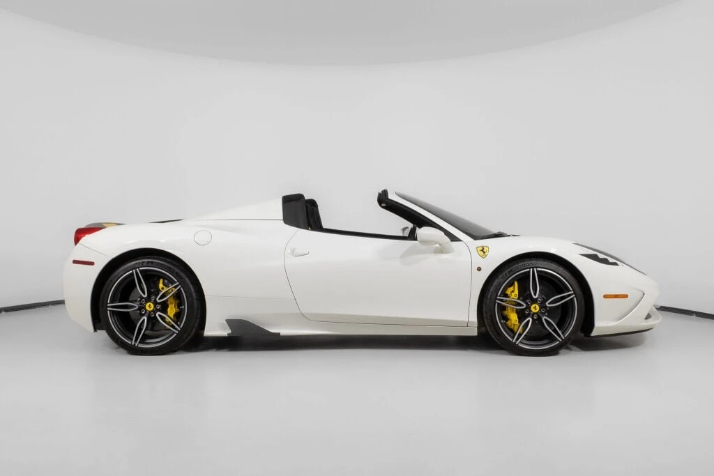2015 Ferrari 458 Speciale - Image 10 of 31