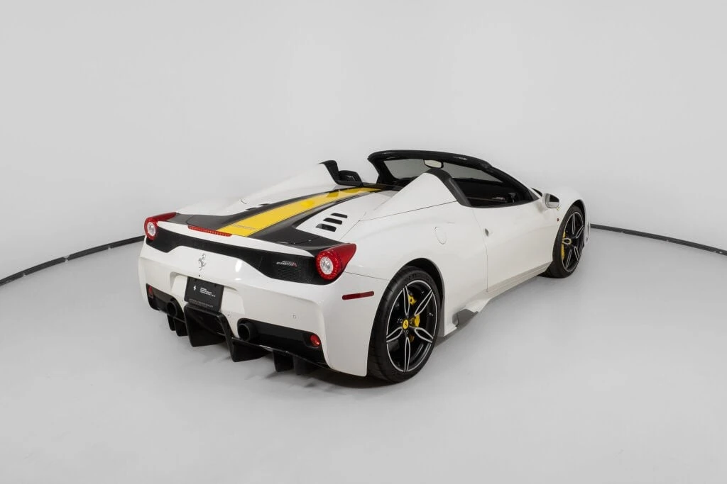 2015 Ferrari 458 Speciale - Image 9 of 31
