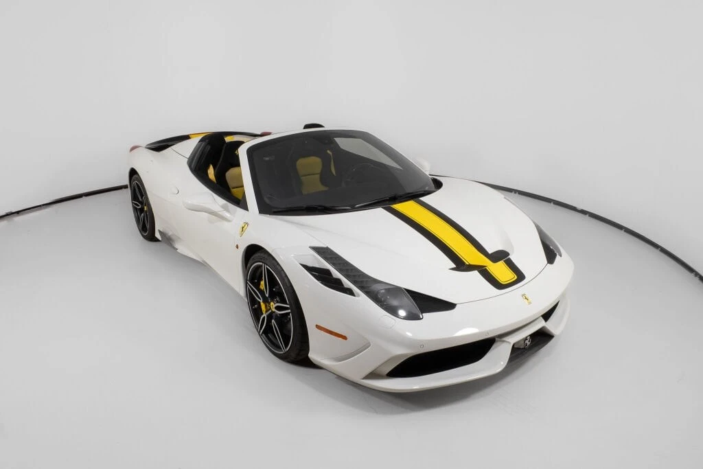 2015 Ferrari 458 Speciale - Image 19 of 31