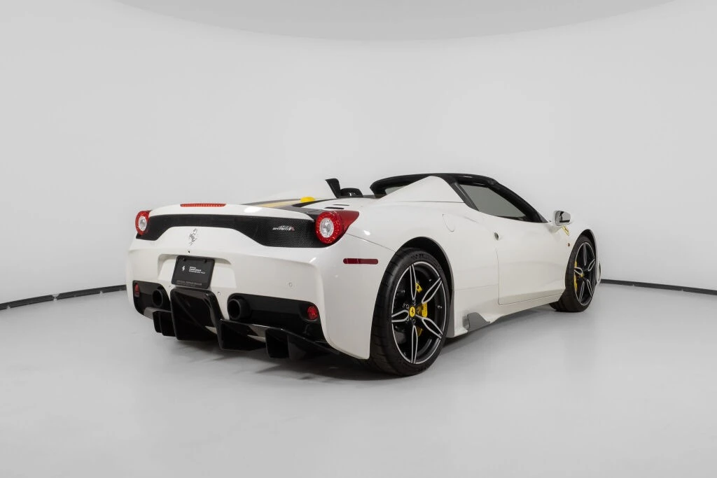 2015 Ferrari 458 Speciale - Image 8 of 31