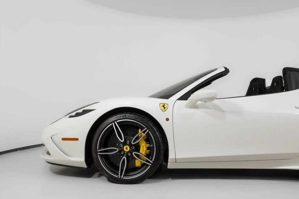 2015 Ferrari 458 Speciale - Image 23 of 31