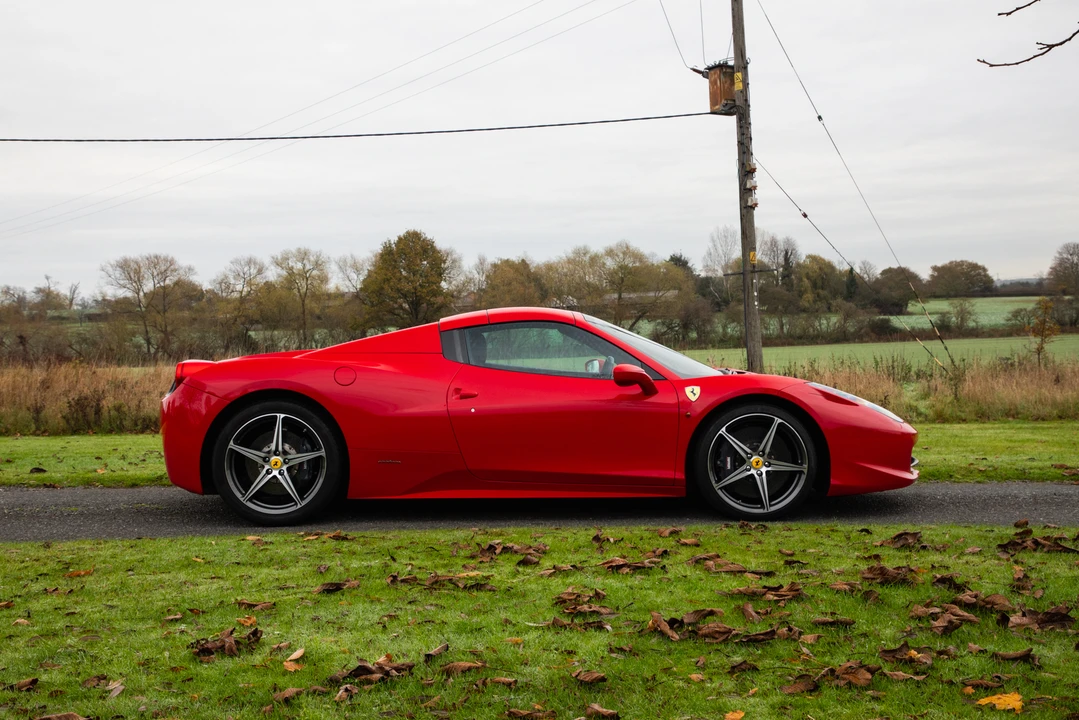 2015 Ferrari 458 Spider - Image 9 of 31
