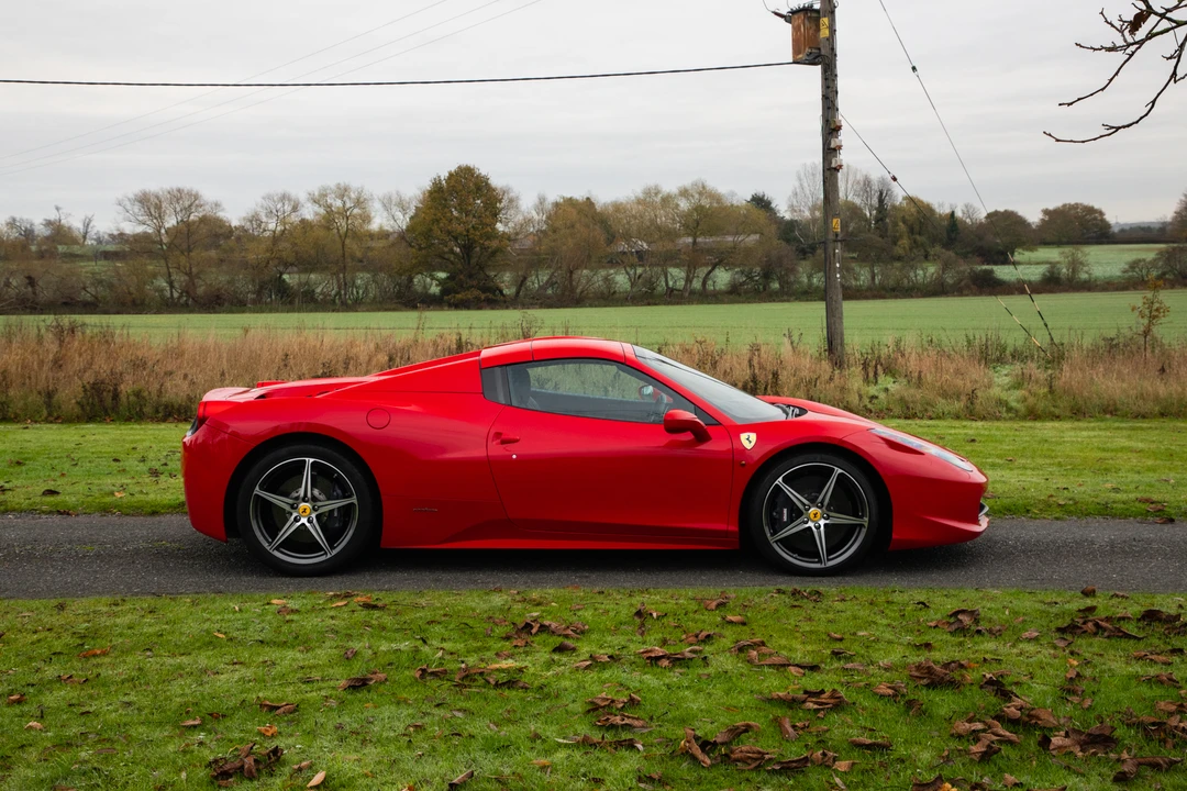 2015 Ferrari 458 Spider - Image 17 of 31