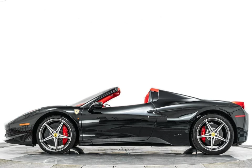 2015 Ferrari 458 Spider - Image 5 of 16