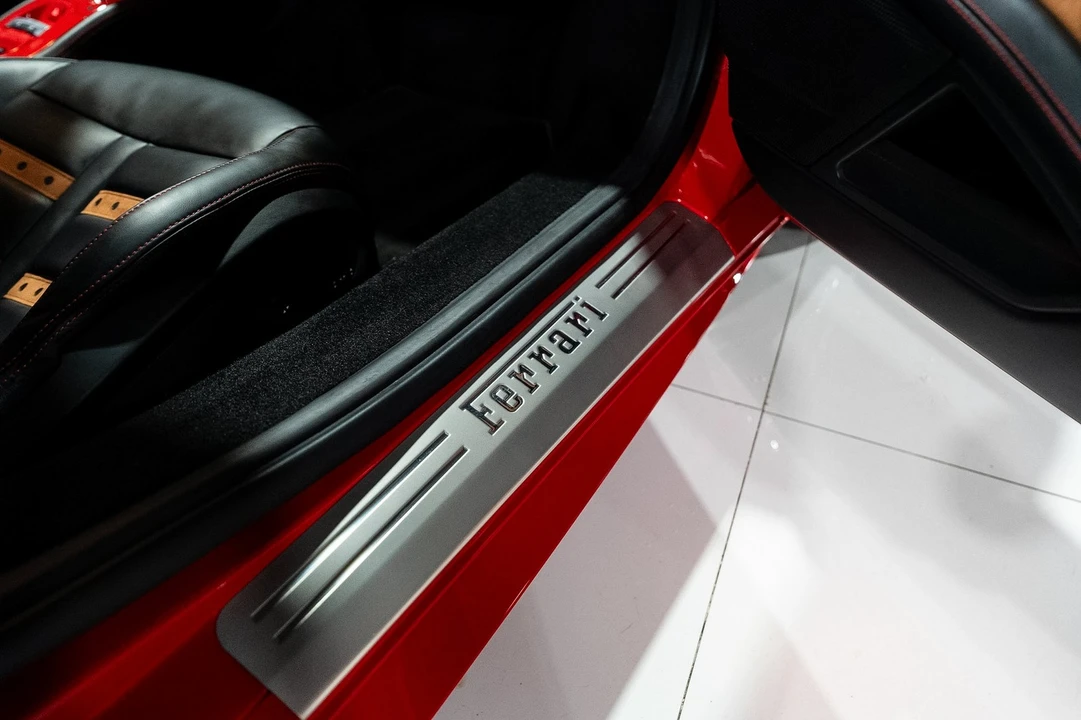 2015 Ferrari 458 Spider - Image 30 of 31