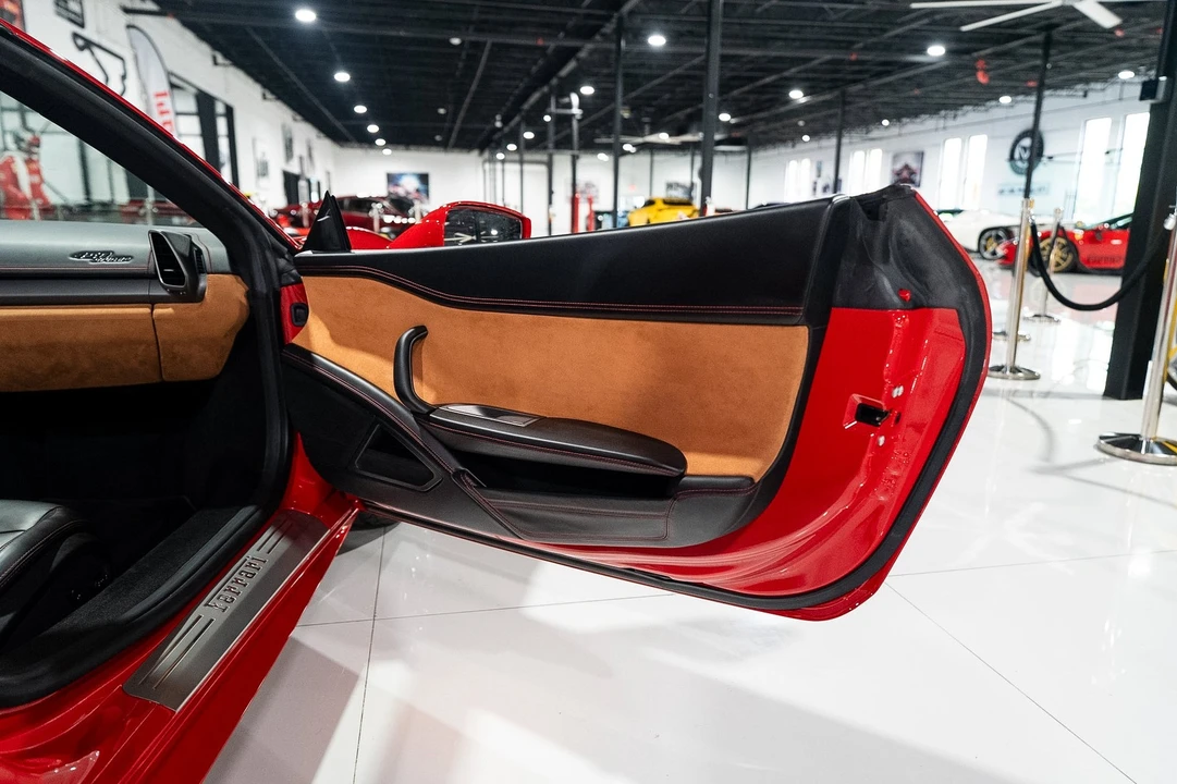 2015 Ferrari 458 Spider - Image 29 of 31