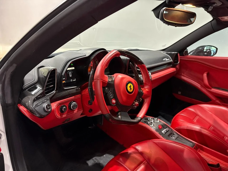 2015 Ferrari 458 Spider - Image 23 of 31