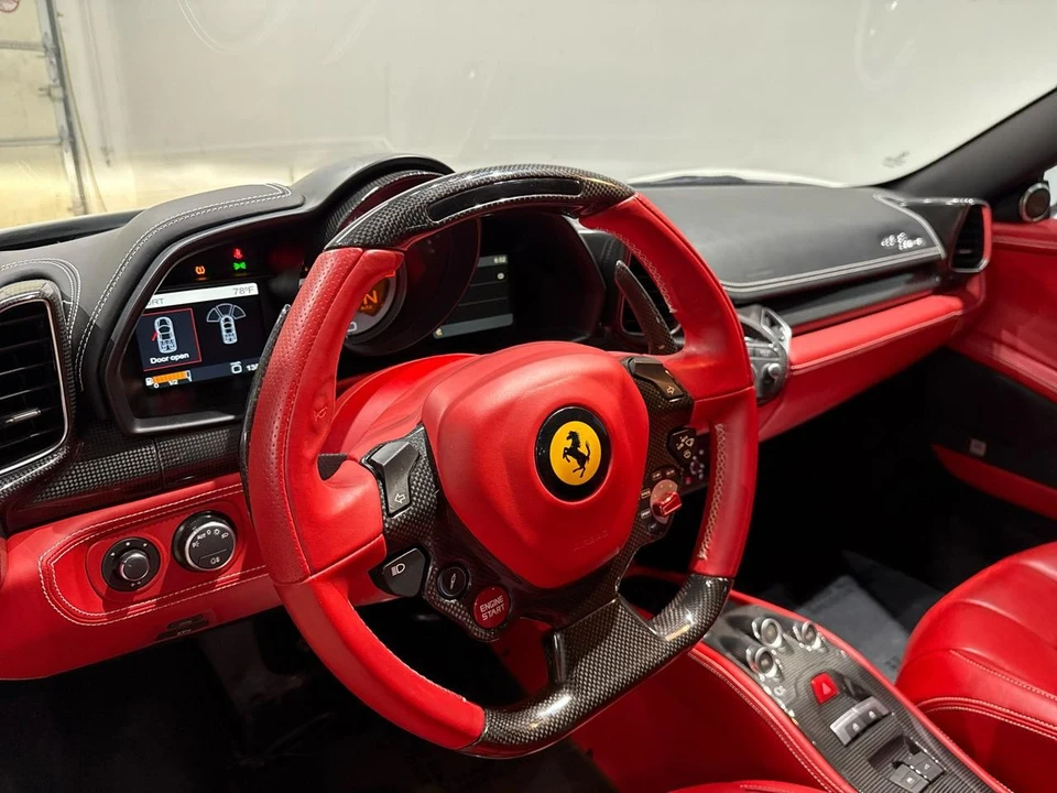 2015 Ferrari 458 Spider - Image 28 of 31