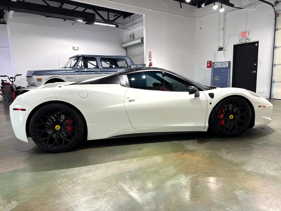 2015 Ferrari 458 Spider - Image 10 of 21