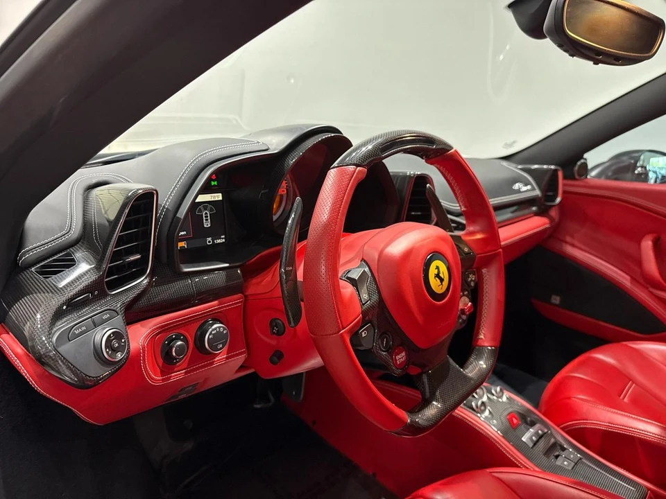 2015 Ferrari 458 Spider - Image 24 of 31