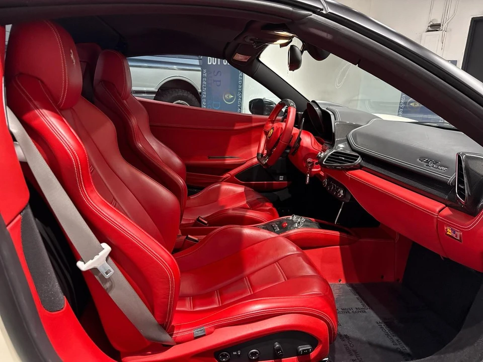 2015 Ferrari 458 Spider - Image 30 of 31