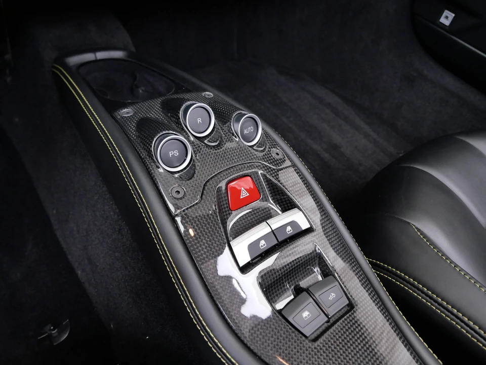 2015 Ferrari 458 Spider - Image 23 of 31