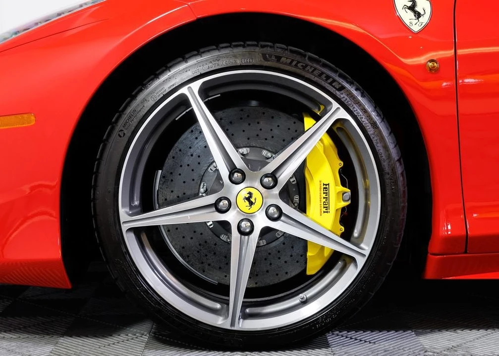 2015 Ferrari 458 Spider - Image 9 of 31