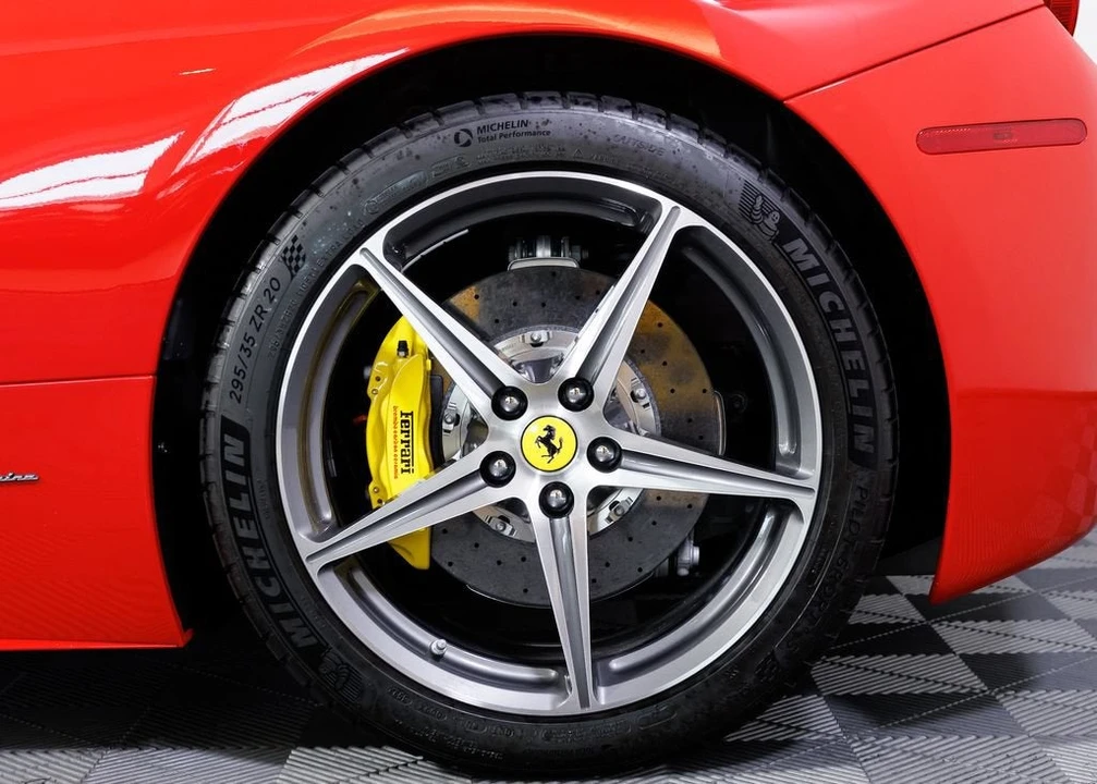 2015 Ferrari 458 Spider - Image 10 of 31