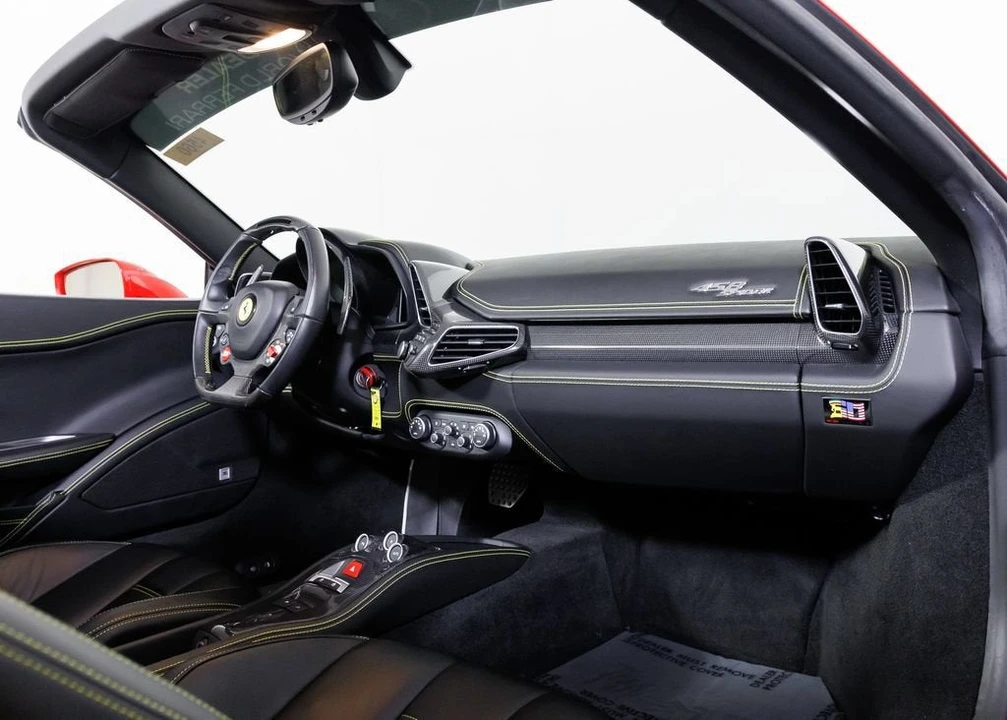 2015 Ferrari 458 Spider - Image 25 of 31
