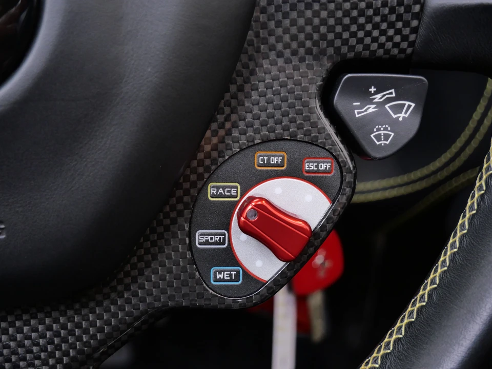 2015 Ferrari 458 Spider - Image 27 of 31