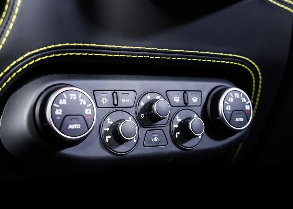 2015 Ferrari 458 Spider - Image 30 of 31