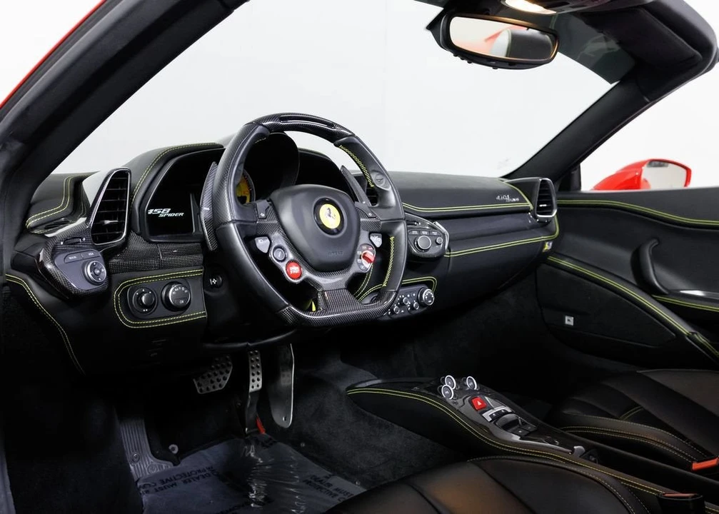2015 Ferrari 458 Spider - Image 19 of 31