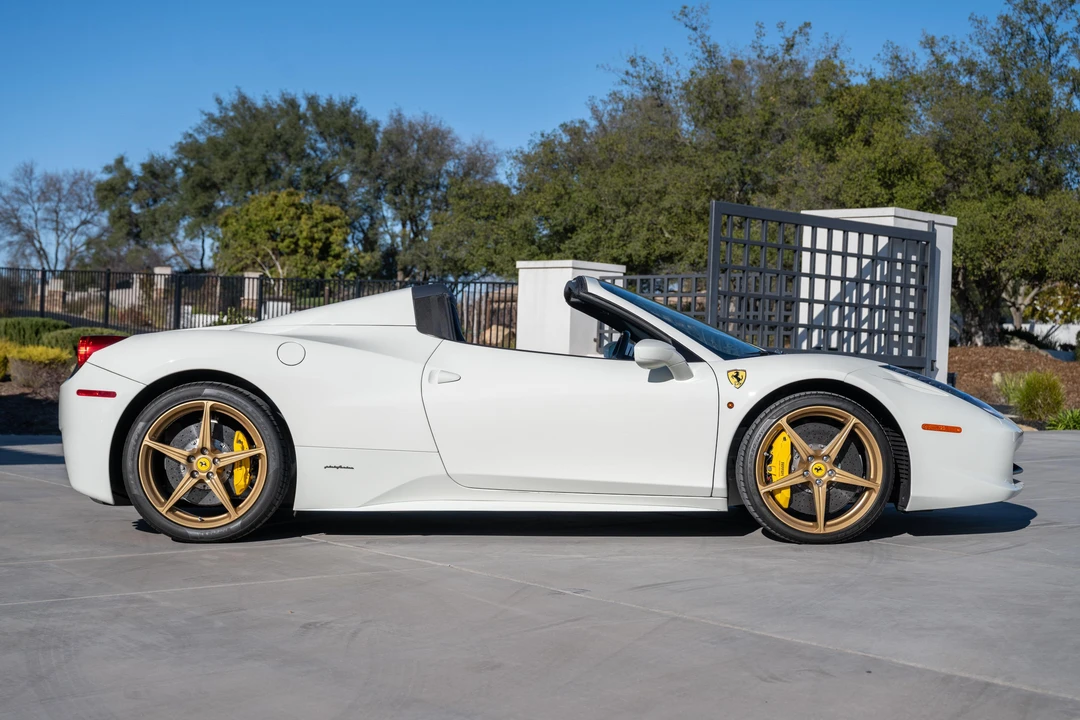 2015 Ferrari 458 Spider - Image 10 of 31