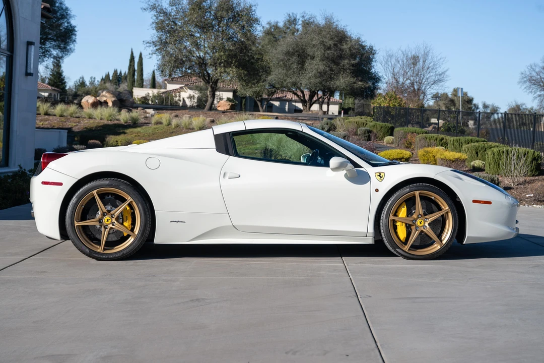 2015 Ferrari 458 Spider - Image 16 of 31