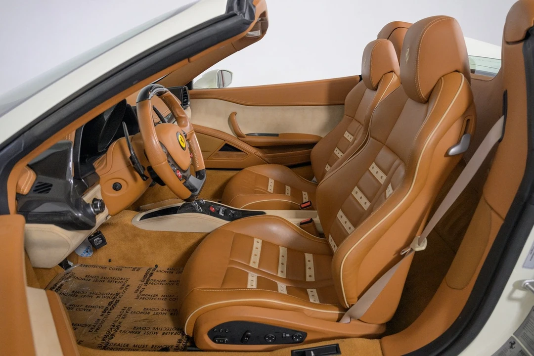 2015 Ferrari 458 Spider - Image 29 of 31