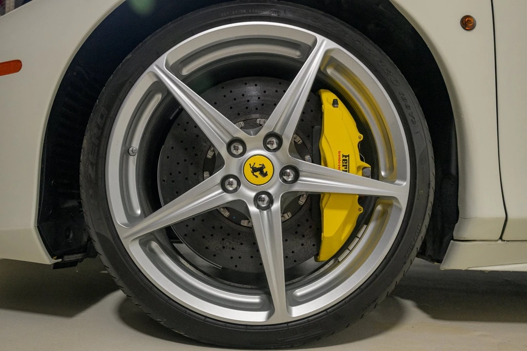 2015 Ferrari 458 Spider - Image 20 of 31