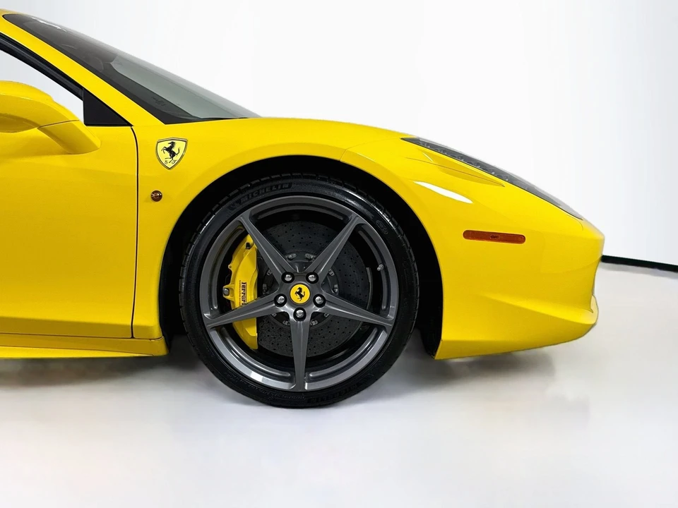 2015 Ferrari 458 Spider - Image 25 of 27