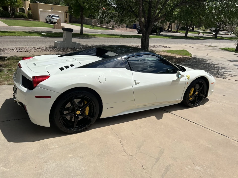 2015 Ferrari 458 Spider - Image 25 of 31
