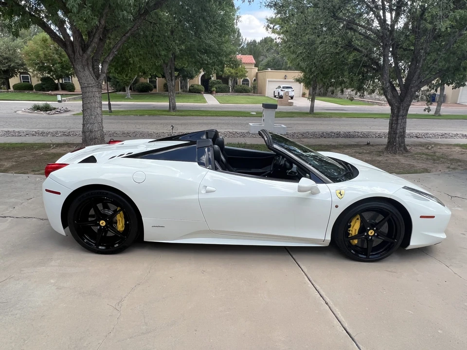 2015 Ferrari 458 Spider - Image 11 of 31