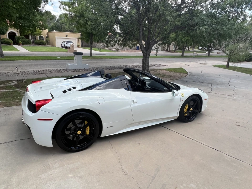 2015 Ferrari 458 Spider - Image 10 of 31