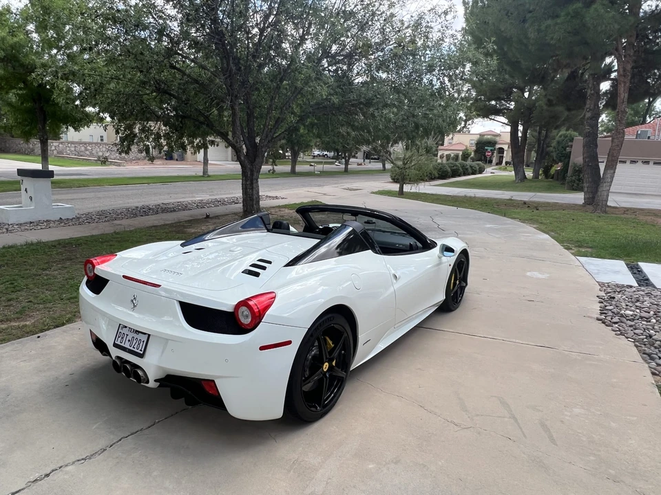 2015 Ferrari 458 Spider - Image 9 of 31