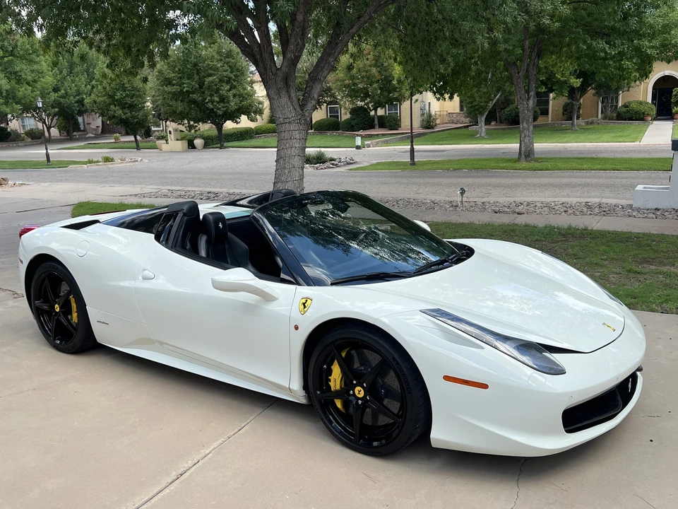 2015 Ferrari 458 Spider - Image 12 of 31