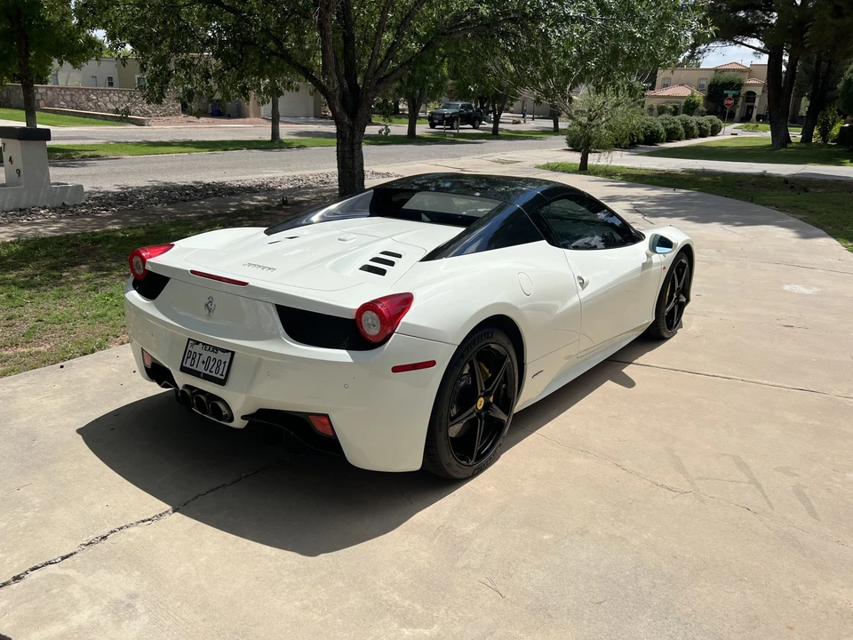 2015 Ferrari 458 Spider - Image 24 of 31