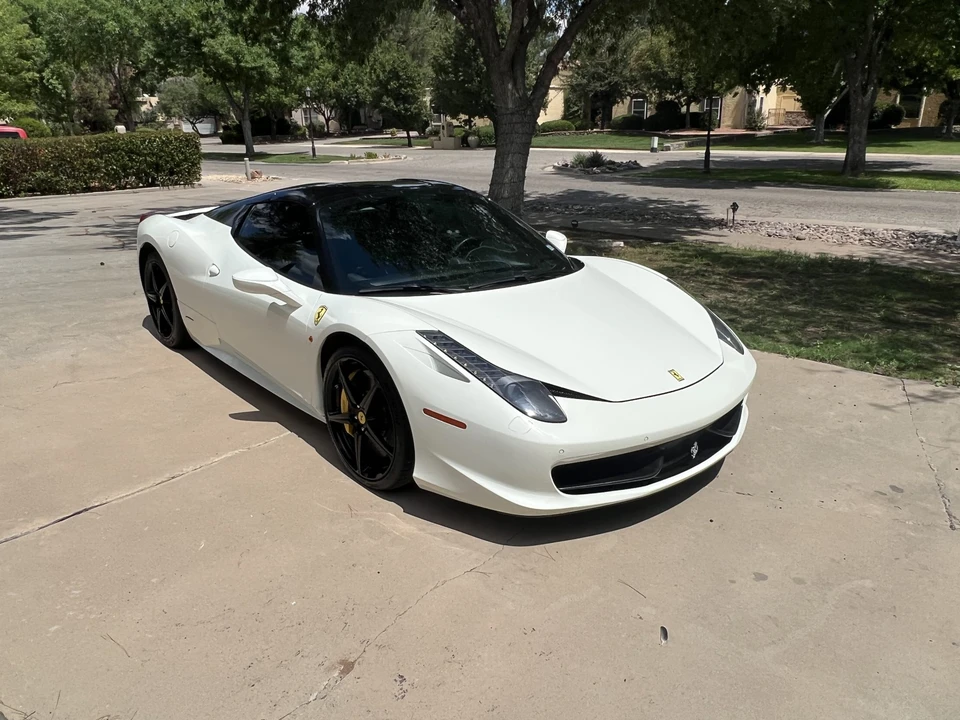 2015 Ferrari 458 Spider - Image 28 of 31