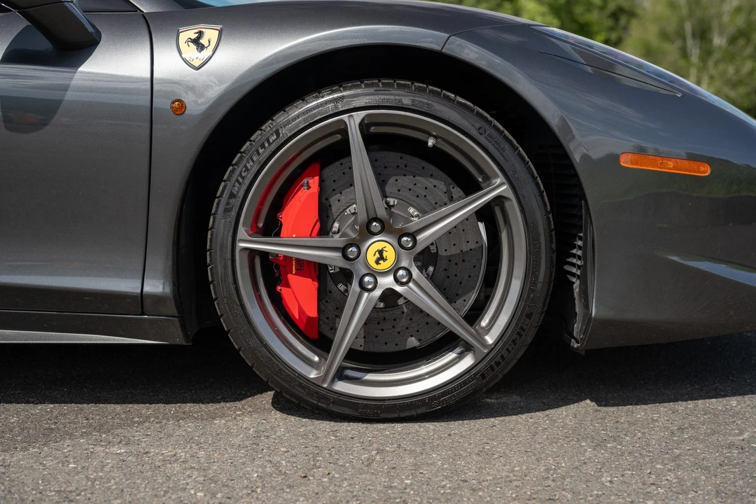 2015 Ferrari 458 Spider - Image 25 of 31