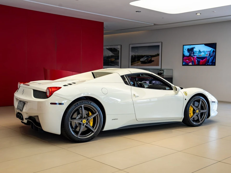 2015 Ferrari 458 Spider - Image 31 of 31